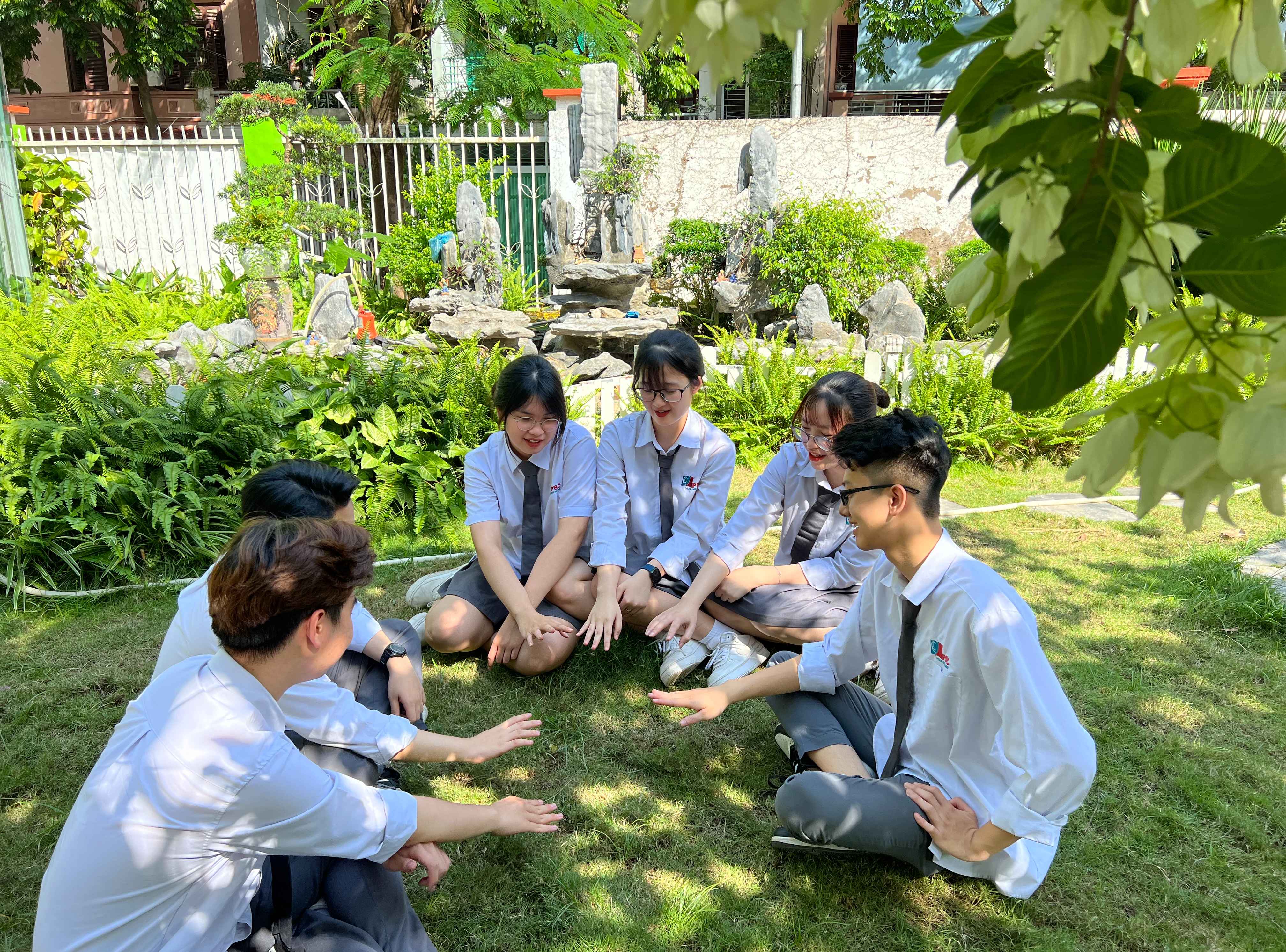 Vượt qua áp lực, sẵn sàng cho các kỳ thi lớn của học sinh lớp 12 trường THPT Phan Bội Châu, Hà Nội